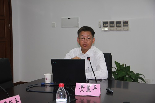 中国经济研究中心教授黄益平